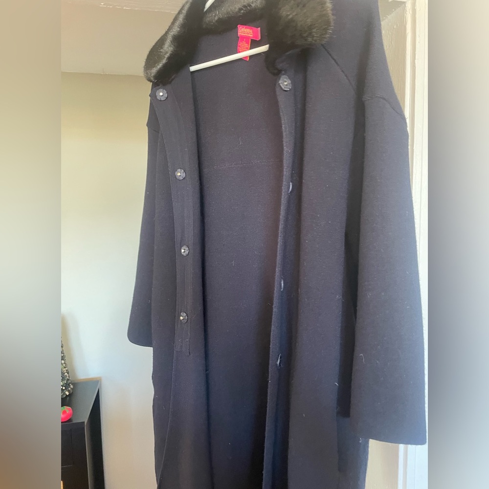 Navy knit coat with faux fur collar